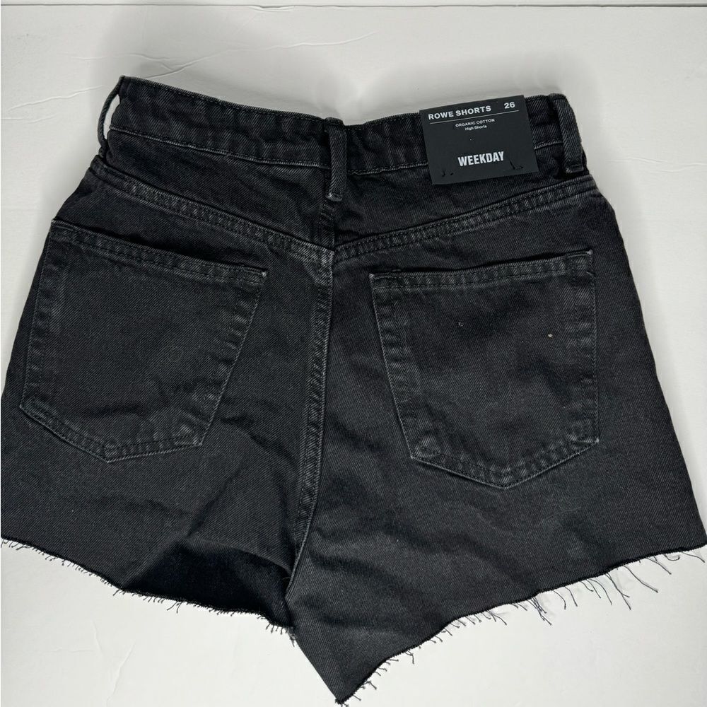 Weekday Rove Shorts size 26 - Picture 3 of 5